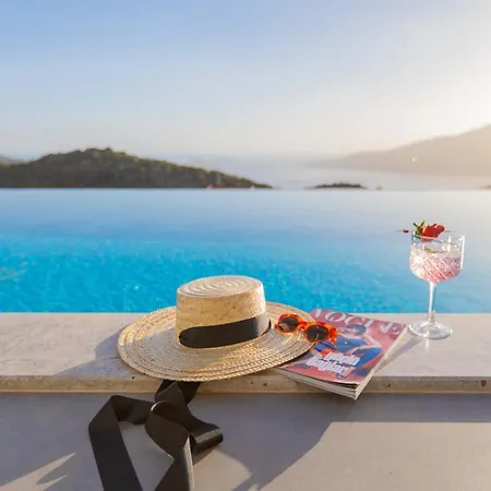 Villa Luxury For 8 With 20m Large Infinity Pool In Kalkan